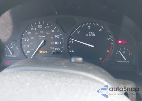 2001 Saturn Sl z USA, uszkodzony, nr VIN 1G8ZF528X1Z304093